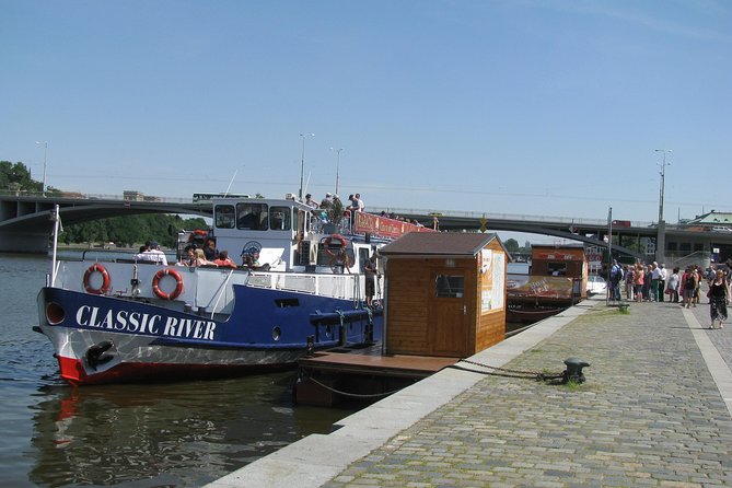 1 Hour Prague Panoramic Vltava River Sightseeing Cruise - Highlights