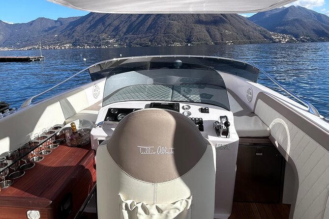 1 Hour Private Boat Tour on Lake Como - Amenities Included