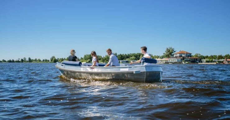 1 Hour Private Boattour With Local Captain Max 8 Persons - Itinerary and Experience