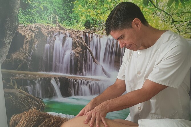 1 Hour Private Chiromassage Session in Seville - Overview and Logistics