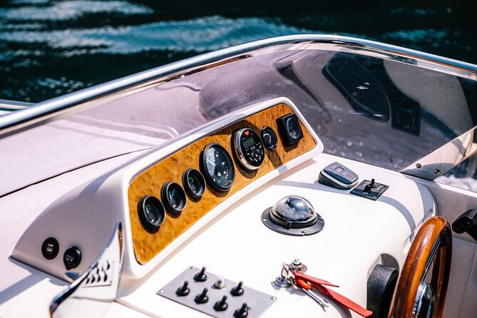 1 Hour Private Cruise on Lake Como by Motorboat - Meeting and Pickup