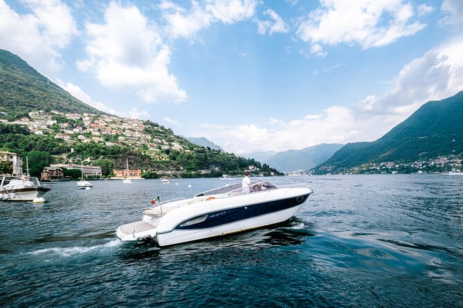 1 Hour Private Cruise on Lake Como Motoscafo Cranchi - Bottled Water