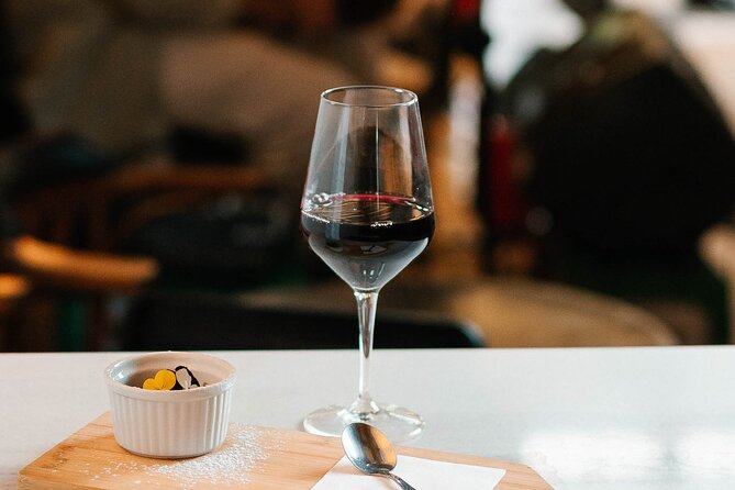 1 Hour Private Four Greek Wine Tasting and Food Pairing in Athens - Benefits of Private Wine Tasting in Athens