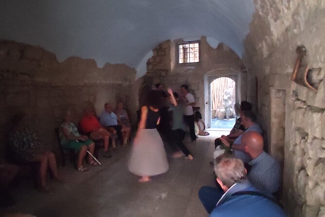 1 Hour Private Lesson of Pizzica, Traditional Dance of Salento - Meeting and Pickup