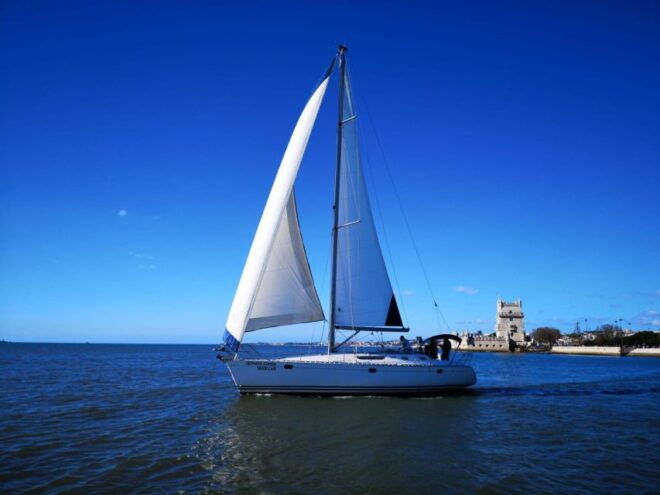 1 Hour Private - Lisbon Sailing Tour With Wine and History - Important Information