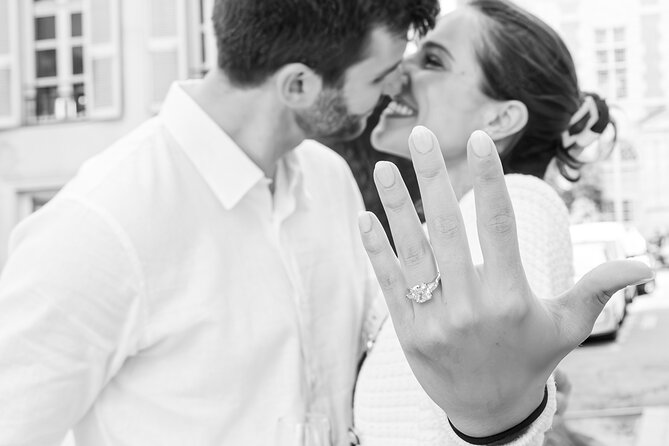 1 Hour Private Photo Session in Paris - Meeting and Pickup