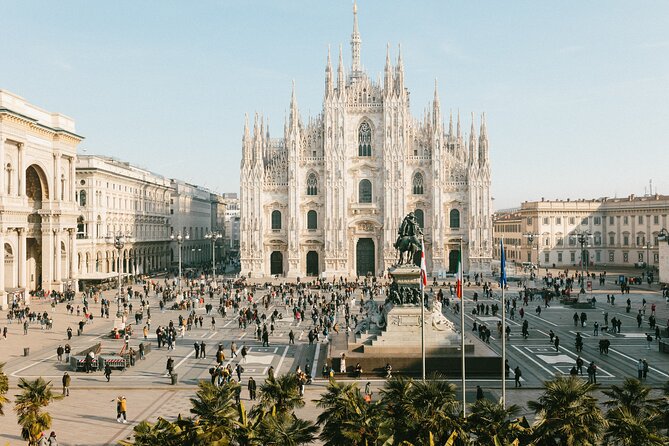 1 Hour Private Professional Photoshoot in Milan - Additional Details and Accessibility
