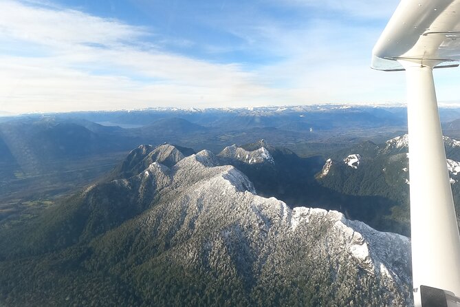 1-Hour Private Tour Flying Over the Villarrica Volcano - Tour Overview