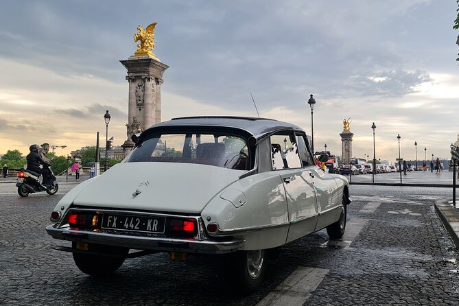 1-Hour Private Tour in Paris in a Citroën DS Oldtimer - Tour Highlights