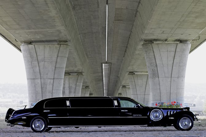 1 Hour Ride in Vintage Limousine - Booking Information and Pricing