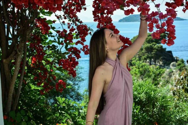 1 Hour Skiathos Photoshoot Experience (Up to 2 People) - Photography Process
