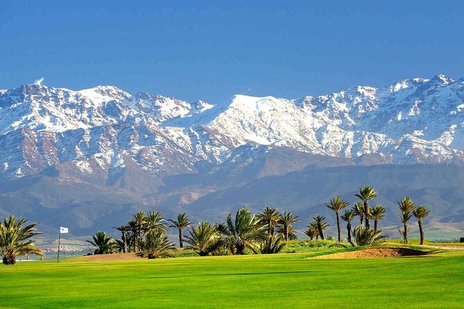 1 Hour Technical Lesson + 4 Hours Accompanied 18 Hole Course + Transport - Inclusions