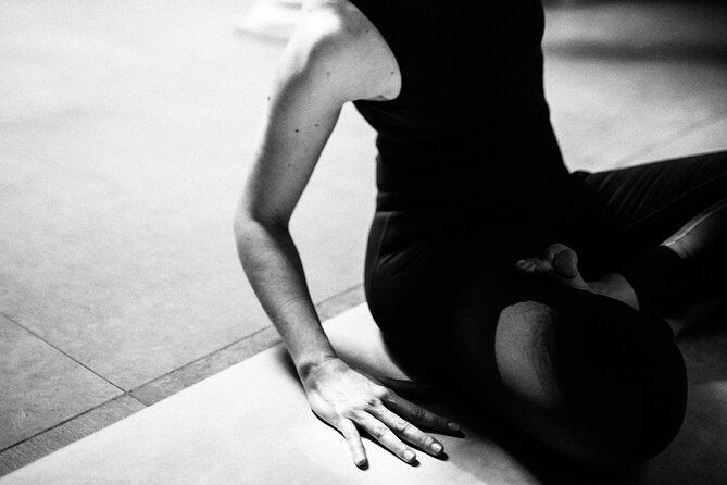 1 Hour Yoga Session in the Center of Seville - Meeting and Pickup Details