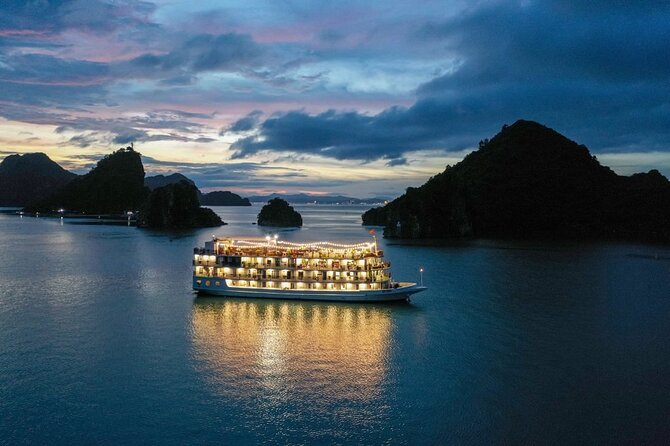 1 Night Excursion Over Santa Maria Cruise - Features and Amenities on the Santa Maria Boat