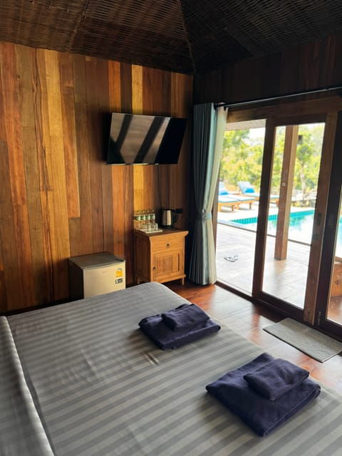 1 Night Jungle Stay- Trekk, Waterfall, Tubing & Elephants - Included Amenities
