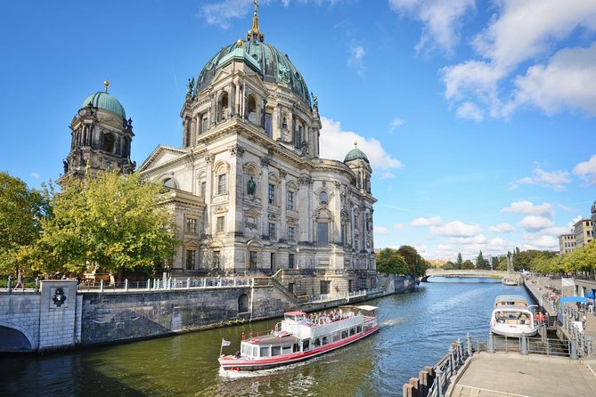 1-Way Private Ride Karlovy Vary to Berlin - Mercedes Benz - up to 8 Passengers - Good To Know
