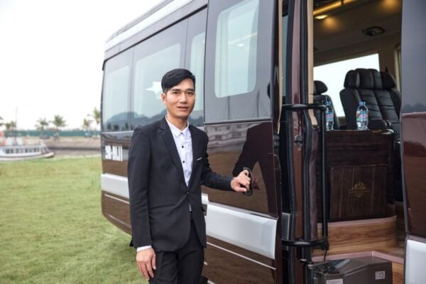 1-Way Transfer Between Hanoi and Ha Long via Limousine Bus - The Sum Up