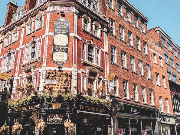 10 Cultural Spots in the West End: London Self-Guided Audio Tour - Trafalgar Square