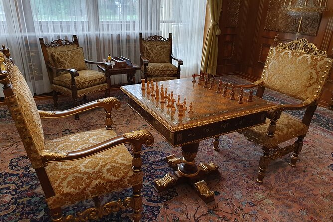 10 H Ceausescu Communism Private Tour in Bucharest Plus Draculas Grave - Customization Possibilities