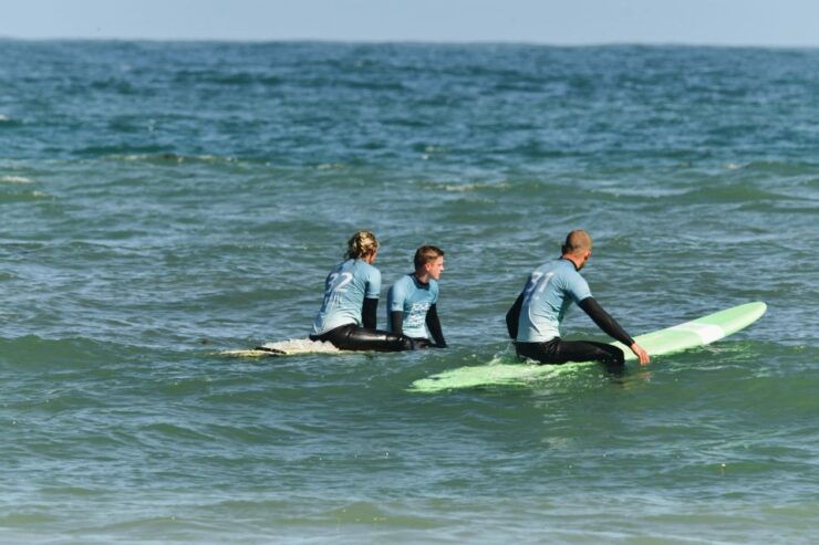 10 Surf Lessons - Equipment Provided