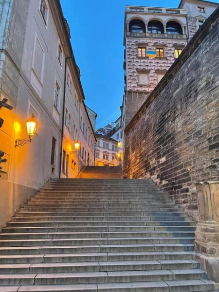 1000 Years of History! Evening Walking Foodie Tour - Tips for a Great Experience