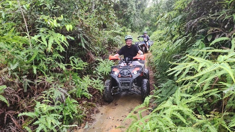 10KM ATV Explore Jungle By DBamboo Kamp Attraction - Mud, clothes and practical comfort