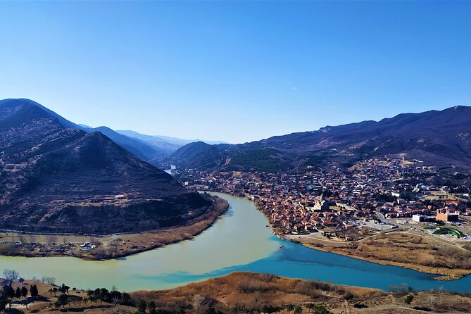 11 Days/10 Nights 13 Assyrian Fathers Route Tour Package in Georgia - Dining Options
