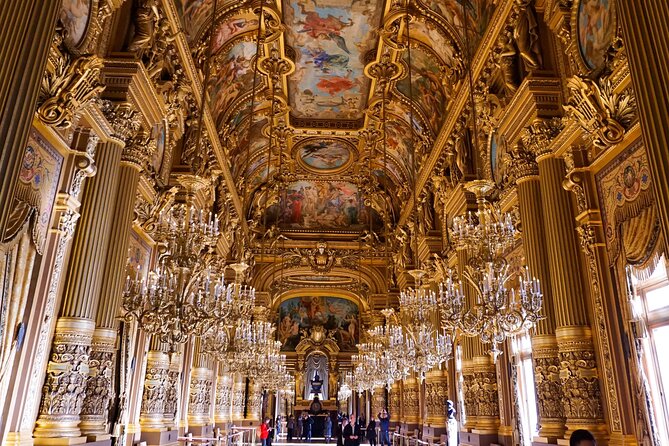 12 Days Historical Tour in Paris - Exploring Historical Neighborhoods