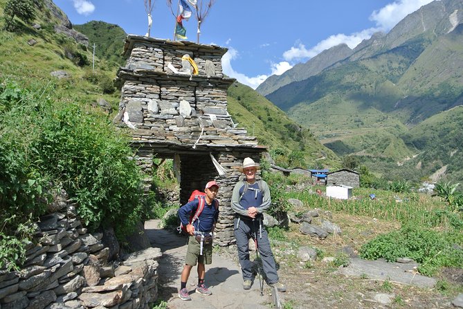 12 Days Trek Itinerary to Manaslu Circuit via Arughat, Sama Gaou and Larkey Pass - Day 6: Namrung to Sama Gaou