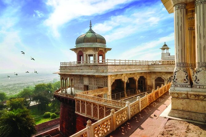 12-Hour Agra Day Trip From Lucknow - Refreshments and Snacks