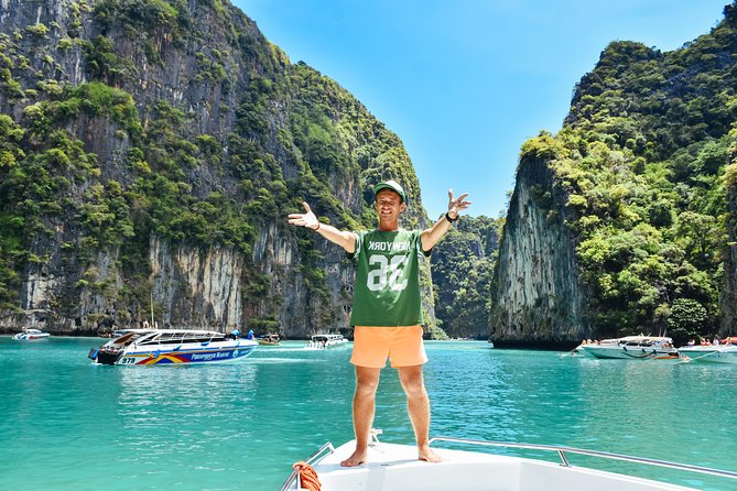 12 Islands Overnight Tour - Pickup and Transportation