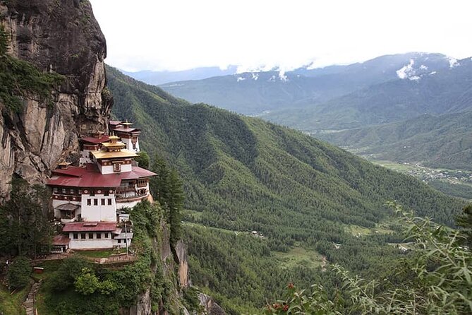 13 Days Jomolhari Trek From Paro to Thimphu via Lingzhi - Day 1: Paro to Sharna Zampa