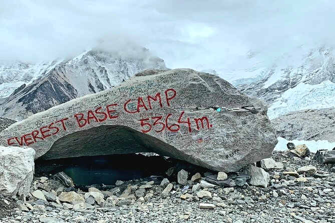 15 Day Tour in Gokyo Valley and Everest Base Camp Trek - Trek to Phakding