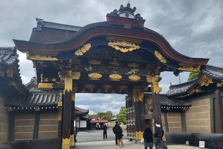 15 Days Japan Autumn Castles Expedition by UME Travel - Tokyo to Osaka - Osaka’s food streets and the tour’s loose ends