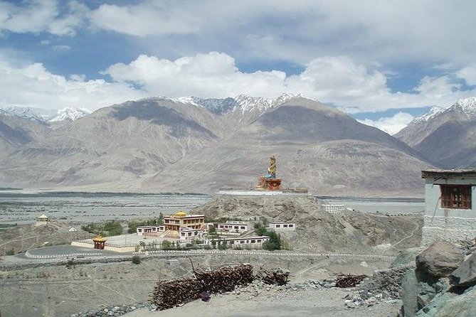 15-Days Leh Private Tour From Srinagar With Dinner - Tour Duration and Accommodation