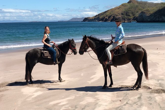 1,5 Hours Private Horseback Riding Tour in Playa Conchal - Private Horseback Riding Experience