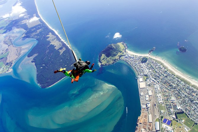15,000ft Tandem Skydive in Bay of Plenty - Inclusions With the Package