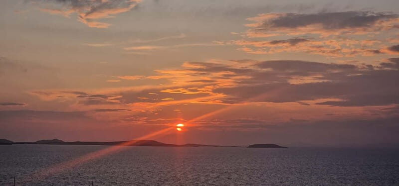15th Century Mansion tour - Wine Bottle and Plateu Sunset! - Good To Know