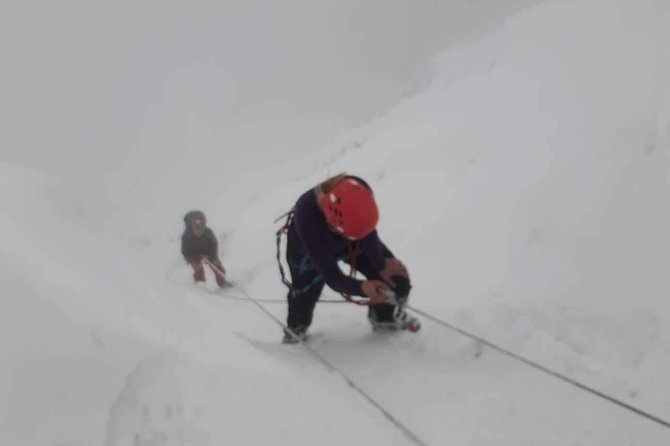 16 Days Island Peak Climbing With Everest Base Camp Private Trip - Common Questions