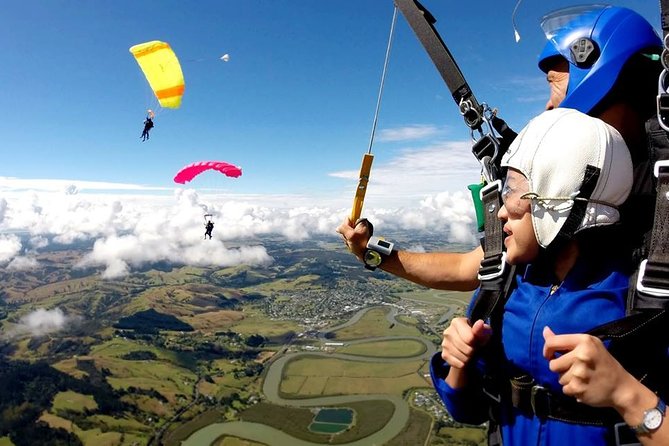 16,000 Feet Tandem Skydive Adventure Private Tour in Auckland - Common Questions