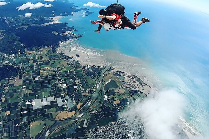18,000ft Tandem Skydive Over Abel Tasman - Booking and Accessibility Details