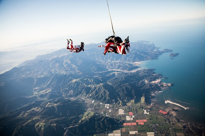 18,000ft Tandem Skydive Over Abel Tasman - Reviews and Ratings