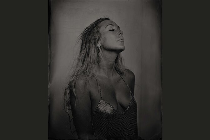 19th Century Metal Portrait an Unique Experience Porto-Portugal - The Sum Up