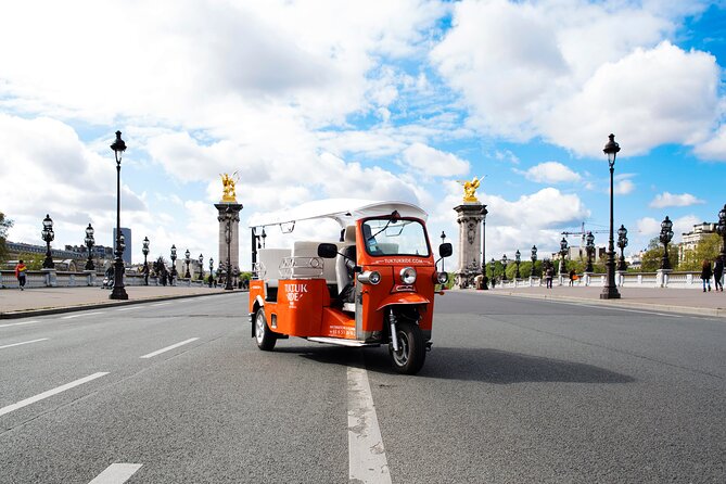 1h30 Private Electric Tuktuk Tour in Paris - Tour Overview