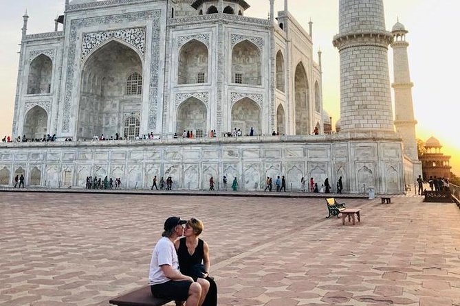 1Night & 2Days Agra & Jaipur Transportation With Local Guiding Experience - Accommodation Details