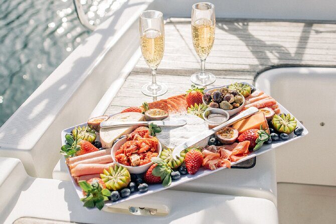 2 1/2 Hr Private Skippered Yacht Charter and Platter on Pittwater - Authenticity and Local Insights