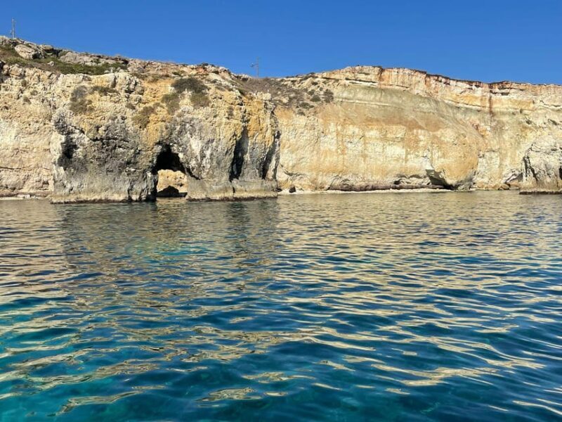 2.5-HOUR BOAT TOUR ORTIGIA+SEA CAVES+PILLIRINA+FRUIT DRINK - FAQs