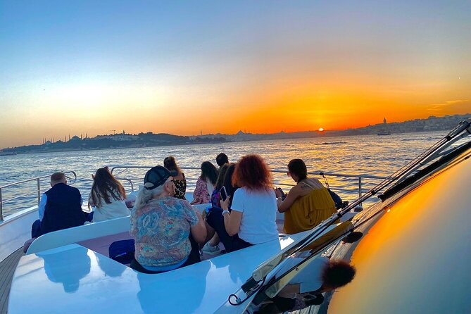 2.5-Hour Bosphorus Sunset Sightseeing Cruise by Luxury Yacht - Overview and Experience