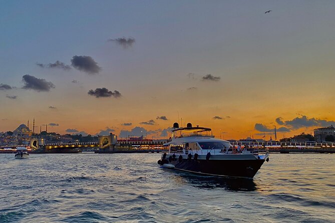 2.5-Hour Bosphorus Sunset Sightseeing Cruise by Luxury Yacht - Iconic Attractions Along the Bosphorus