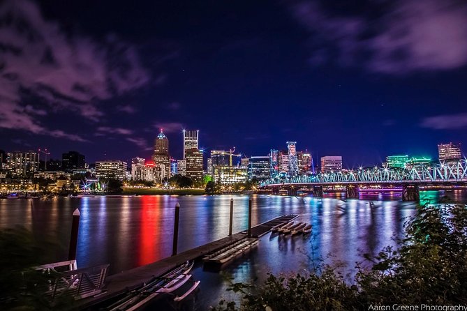 2.5-hour Dinner Cruise on Willamette River - Live Music and Pacific Northwest Cuisine